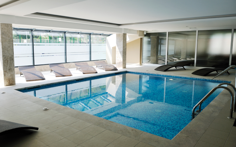 Piscină interioară
