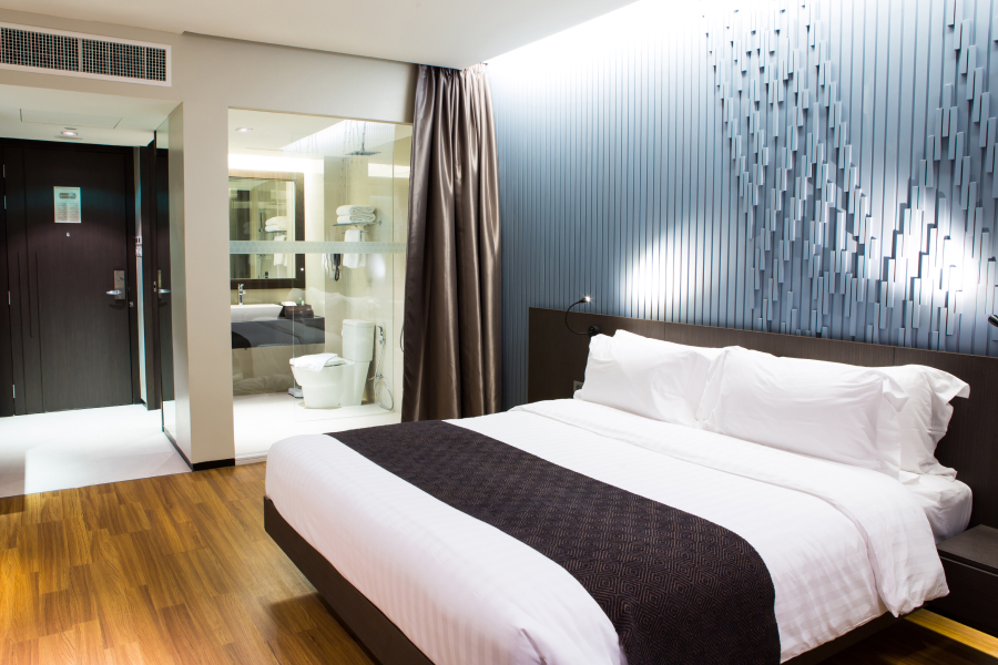 Cameră Deluxe King cu detalii aurii